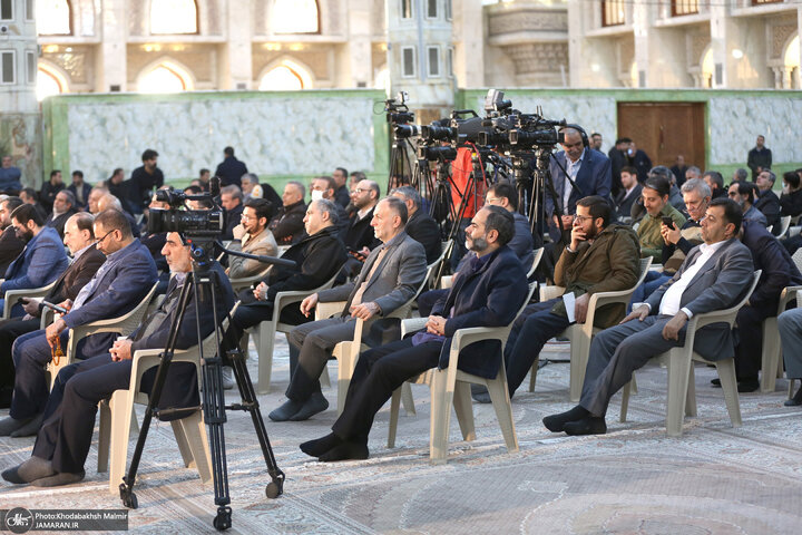 تقرير مصور/ نواب مجلس الشورى الاسلامي يجدّدون العهد بمبادئ الثورة الاسلامية