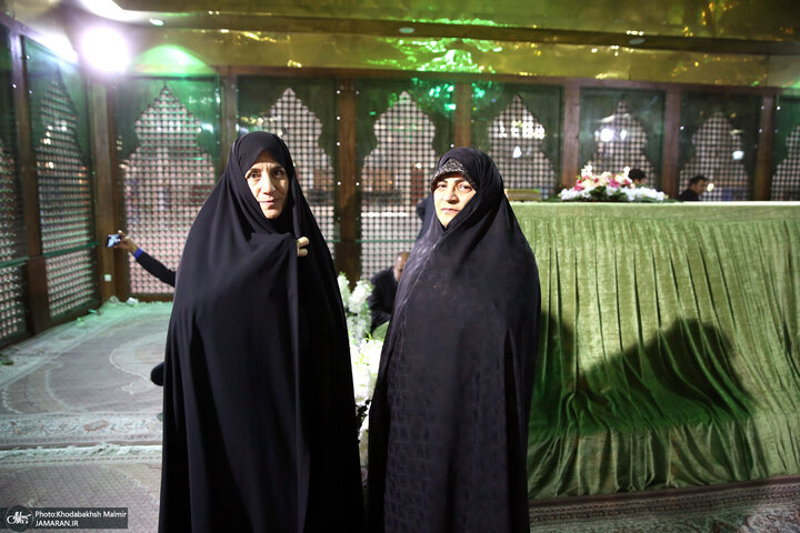 تقرير مصور/ نواب مجلس الشورى الاسلامي يجدّدون العهد بمبادئ الثورة الاسلامية