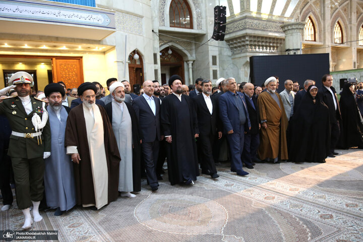 تقرير مصور/ نواب مجلس الشورى الاسلامي يجدّدون العهد بمبادئ الثورة الاسلامية