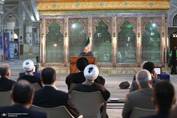 تقرير مصور/ نواب مجلس الشورى الاسلامي يجدّدون العهد بمبادئ الثورة الاسلامية