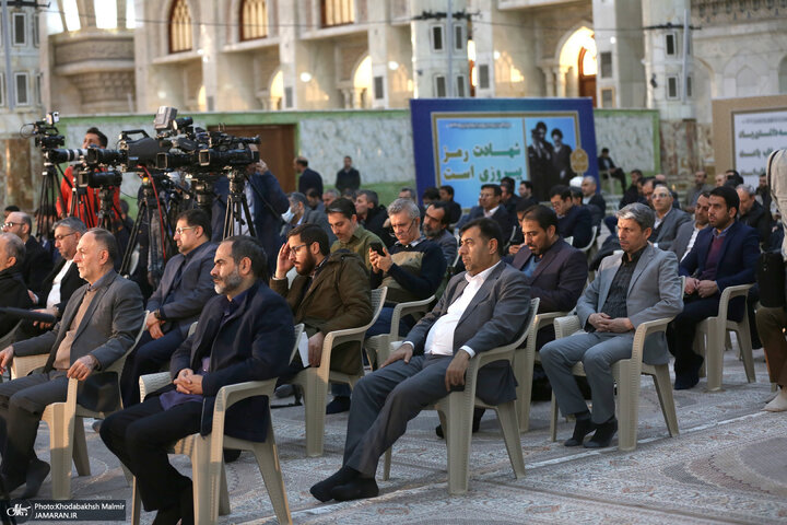 تقرير مصور/ نواب مجلس الشورى الاسلامي يجدّدون العهد بمبادئ الثورة الاسلامية