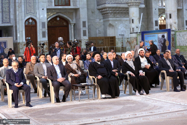 تقرير مصور/ نواب مجلس الشورى الاسلامي يجدّدون العهد بمبادئ الثورة الاسلامية