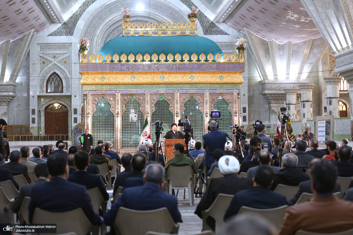 تقرير مصور/ نواب مجلس الشورى الاسلامي يجدّدون العهد بمبادئ الثورة الاسلامية