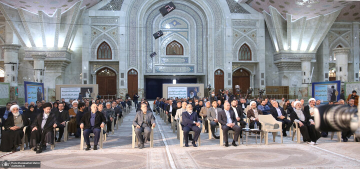 تقرير مصور/ نواب مجلس الشورى الاسلامي يجدّدون العهد بمبادئ الثورة الاسلامية