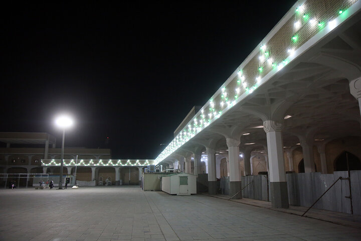 حرم حضرت معصومه (س)در شب میلاد امام زمان(عج) چراغان شد