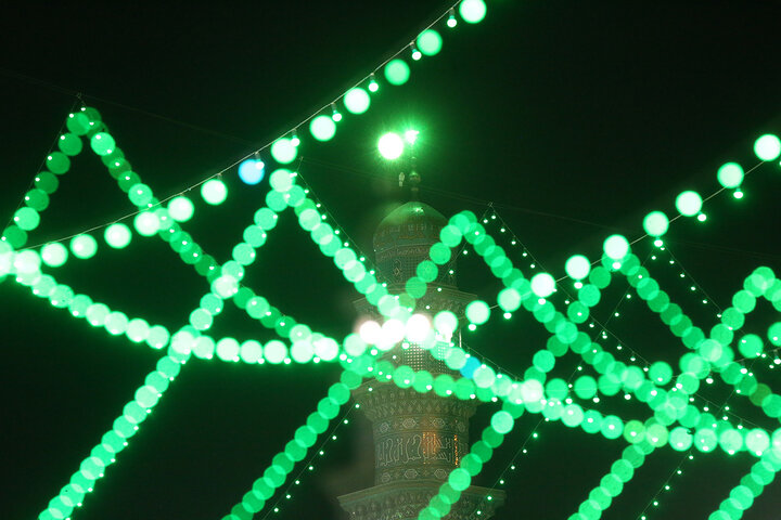 حرم حضرت معصومه (س)در شب میلاد امام زمان(عج) چراغان شد