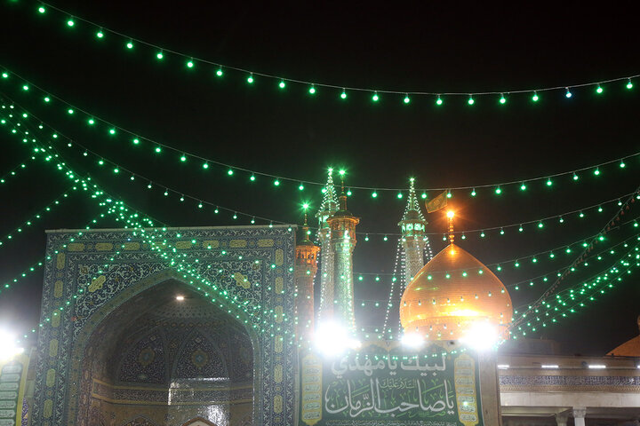 حرم حضرت معصومه (س)در شب میلاد امام زمان(عج) چراغان شد