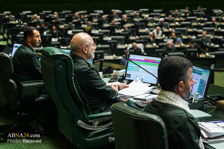 ဖေဖော်ဝါရီလ ၁ ရက်နေ့ က ကျင်းပသည့် အီရန် အစ္စလာမ့် လွှတ်တော် အစည်းအဝေး။ ။ Photos