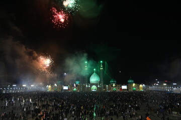 Milhares de fiéis participaram das comemorações do nascimento do Imam Mahdi (a.j.) em Qom