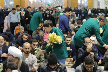 Gambar | Sambutan Meriah Malam Maulid Imam Mahdi (a.j.f) di Haram Hazrat Masumah (s.a.)