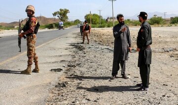 پاکستان برای بازپس‌گیری کنترل یک شهر در بلوچستان، نیروی هوایی اعزام کرد