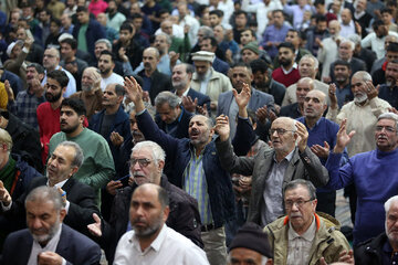 دستانی که از خدا فقط فرج امام زمان(عج) را طلب کردند