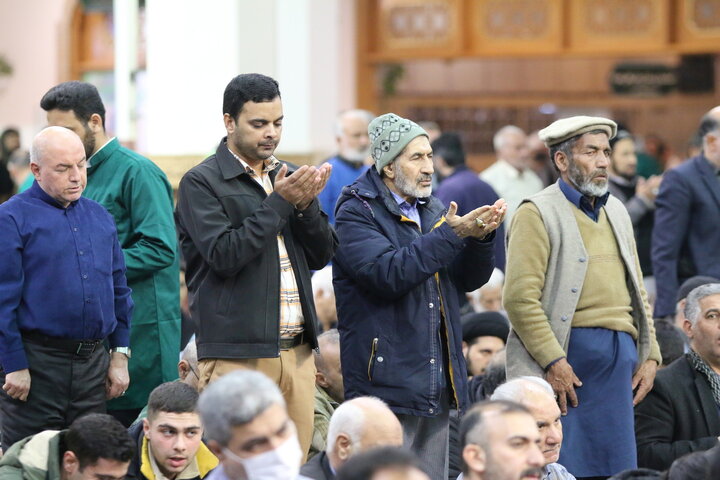 برپایی جشن شب میلاد امام زمان(عج) در حرم بانوی کرامت