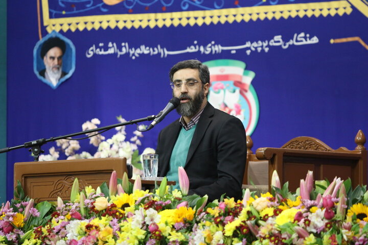 برپایی جشن شب میلاد امام زمان(عج) در حرم بانوی کرامت