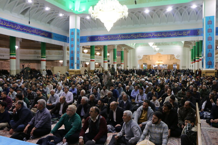 برپایی جشن شب میلاد امام زمان(عج) در حرم بانوی کرامت