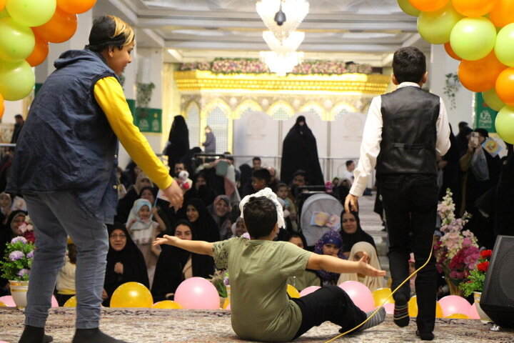 جشن میلاد امام زمان(عج) ویژه کودکان در حرم بانوی کرامت
