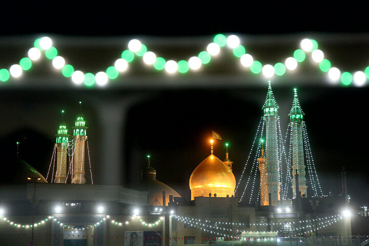 تقرير مصور/ إضاءات في حرم السيدة المعصومة بمناسبة ولادة الإمام الحجة (عج)