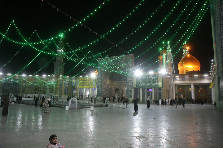 تقرير مصور/ إضاءات في حرم السيدة المعصومة بمناسبة ولادة الإمام الحجة (عج)