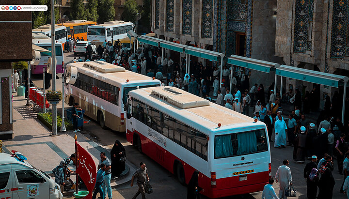 تقرير مصور/ لحظة تلبية العراقيين لنداء فتوى الدفاع الكفائي من جوار مرقد الإمام الحسين (ع)