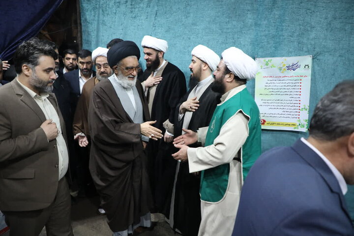 بازدید آیت‌الله سعیدی از موکب‌های طریق المهدی در شب نیمه شعبان