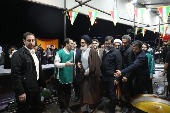 بازدید آیت‌الله سعیدی از موکب‌های طریق المهدی در شب نیمه شعبان