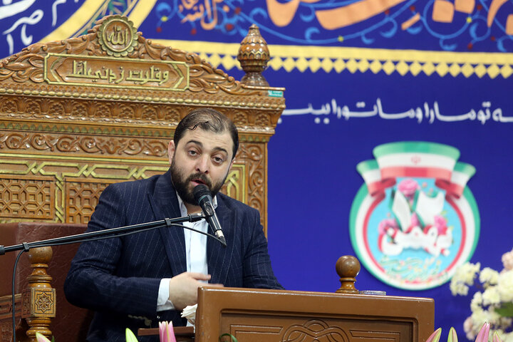 شب‌زنده‌داری زائران حرم بانوی کرامت در شب نیمه شعبان