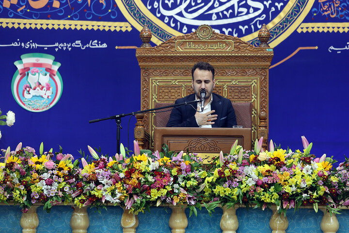 شب‌زنده‌داری زائران حرم بانوی کرامت در شب نیمه شعبان