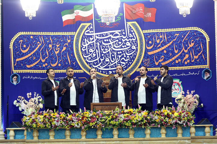 شب‌زنده‌داری زائران حرم بانوی کرامت در شب نیمه شعبان