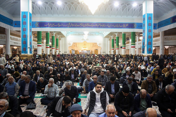 حال و هوای زیبای حرم بانوی کرامت در سالروز ولادت امام زمان(عج)