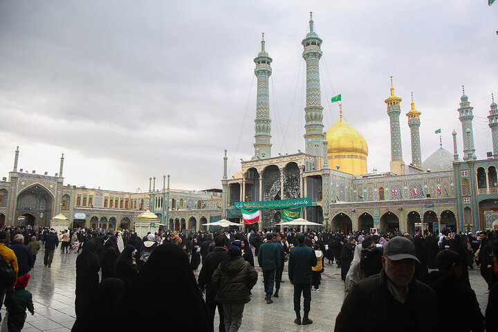 حال و هوای زیبای حرم بانوی کرامت در سالروز ولادت امام زمان(عج)