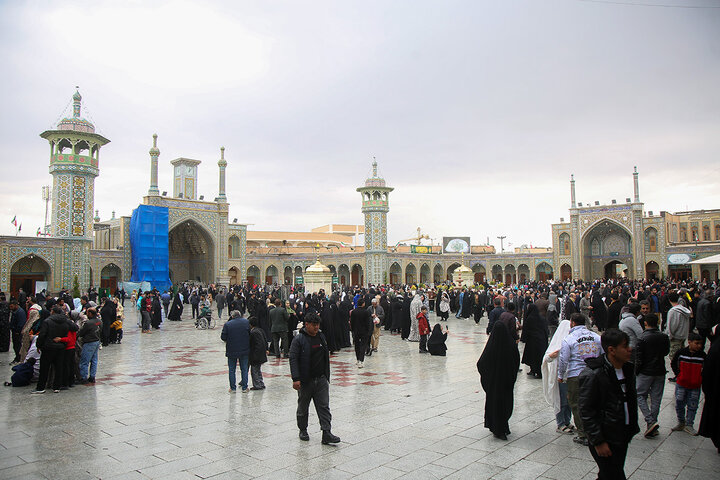 حال و هوای زیبای حرم بانوی کرامت در سالروز ولادت امام زمان(عج)