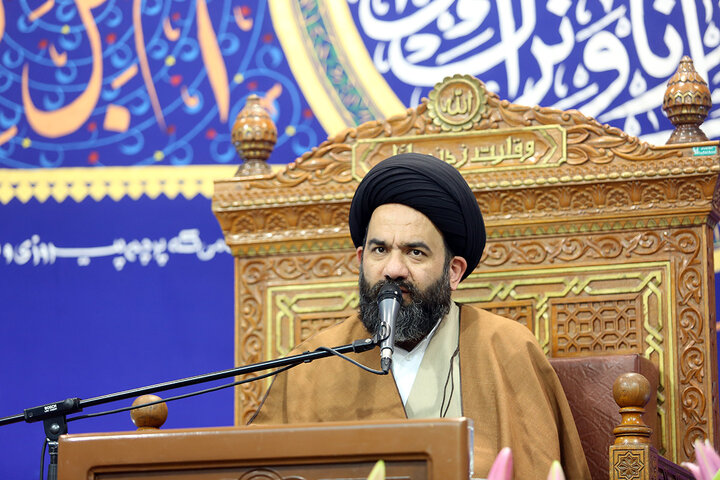 جشن سالروز ولادت منجی عالم بشریت در حرم قم