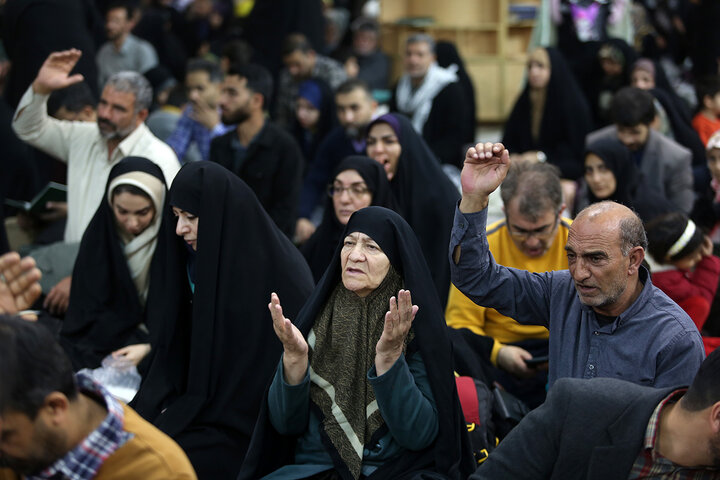 جشن سالروز ولادت منجی عالم بشریت در حرم قم