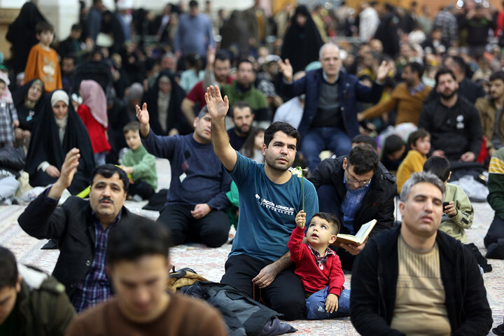 جشن سالروز ولادت منجی عالم بشریت در حرم قم