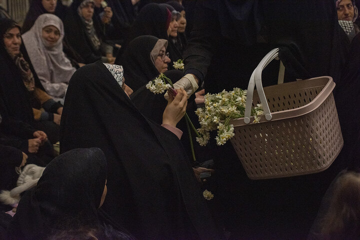 دستانی که از خدا فقط فرج امام زمان(عج) را طلب کردند