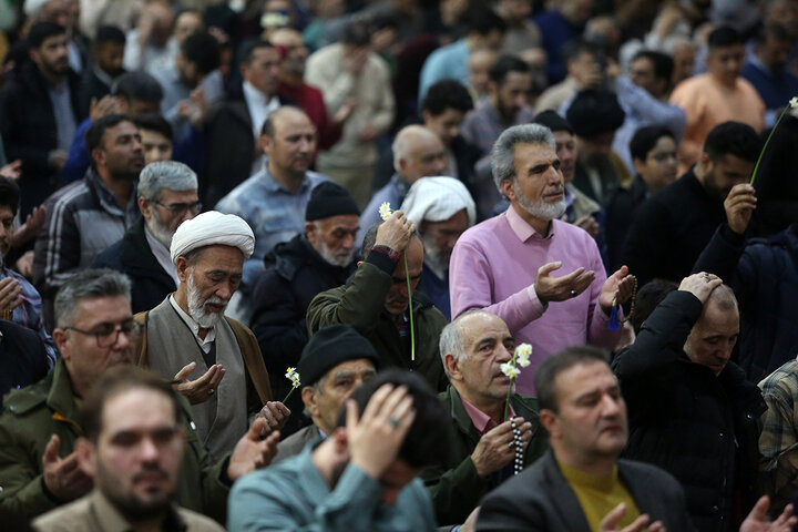 دستانی که از خدا فقط فرج امام زمان(عج) را طلب کردند