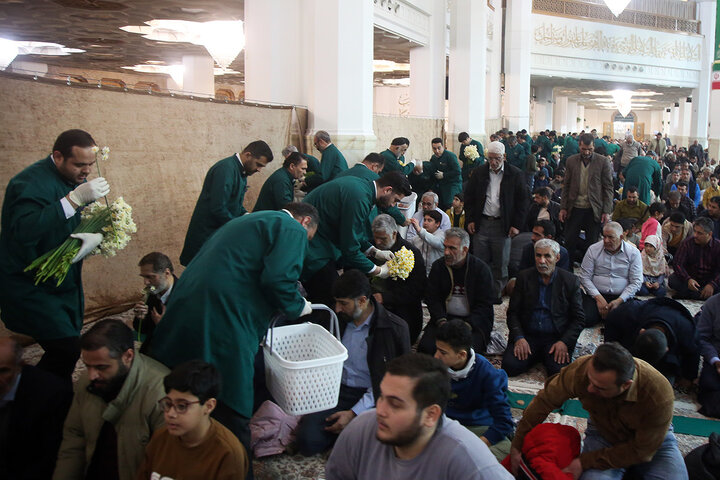 دستانی که از خدا فقط فرج امام زمان(عج) را طلب کردند