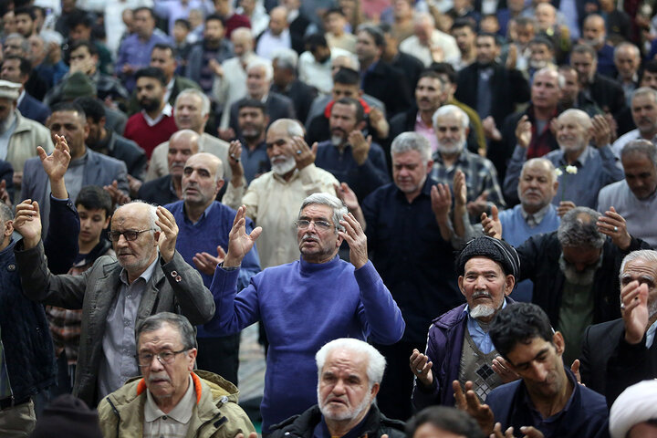 دستانی که از خدا فقط فرج امام زمان(عج) را طلب کردند