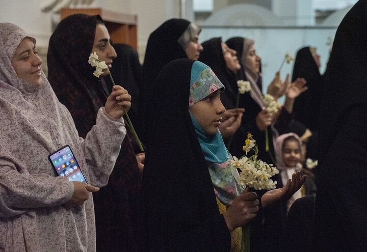 دستانی که از خدا فقط فرج امام زمان(عج) را طلب کردند