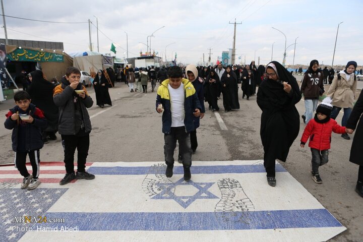 پیاده روی زائران در روز نیمه‌شعبان به سمت مسجد جمکران