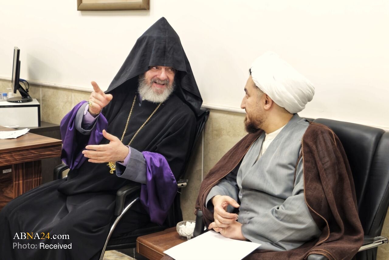 Civîna serokên ol û mezhebên ne-îslamî bi boneya jidayikbûna Îmam Zeman (Xweda li zuhora wî lez bikê) + wêneyan