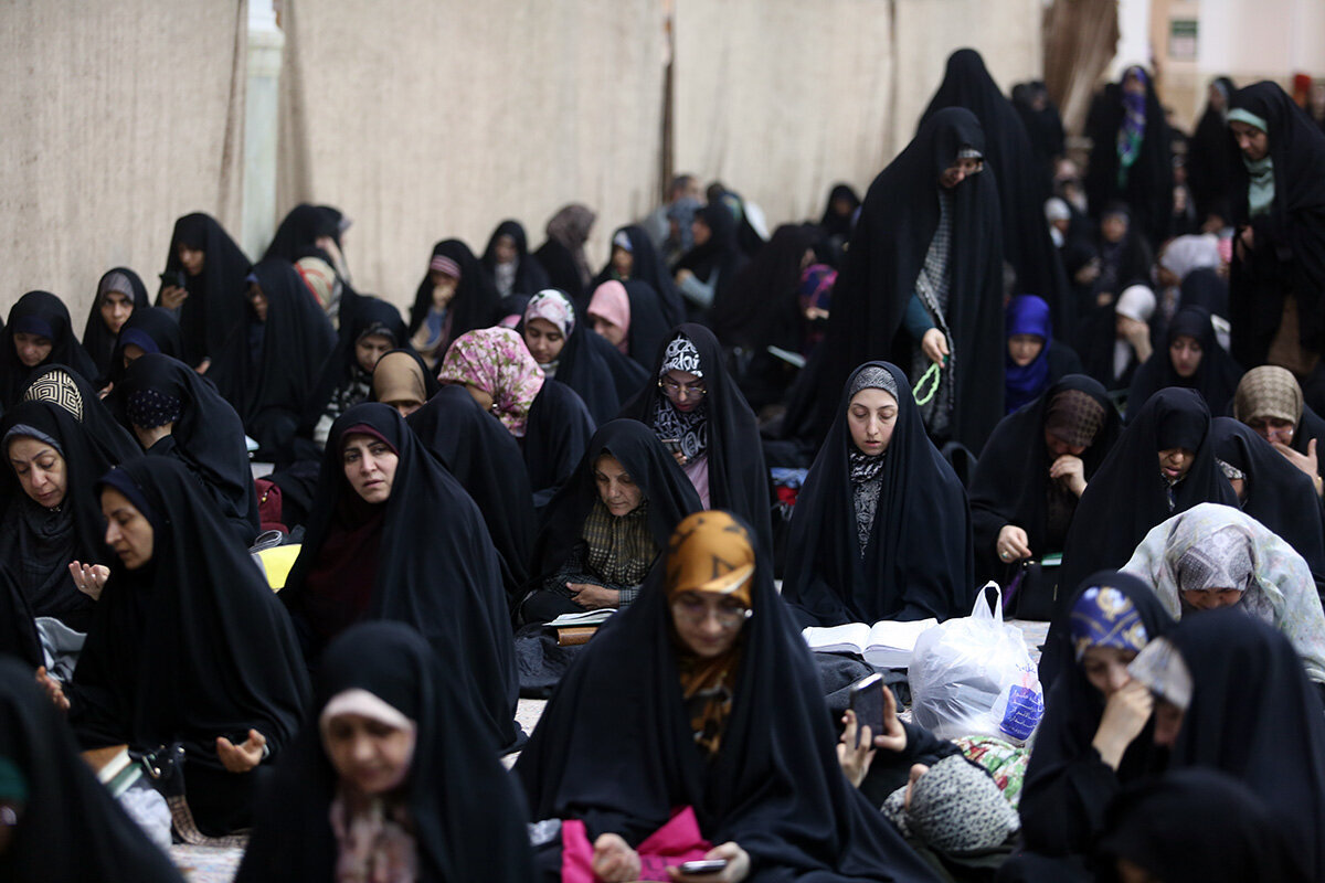 Raporê wêneyan | Şevdêrîya (Şevaqedrê)Ziyaretvanên li Perestgeha Pîroz Kerîma Ehl-ul Beytê (s.x) di şeva Nîva Şebanê de