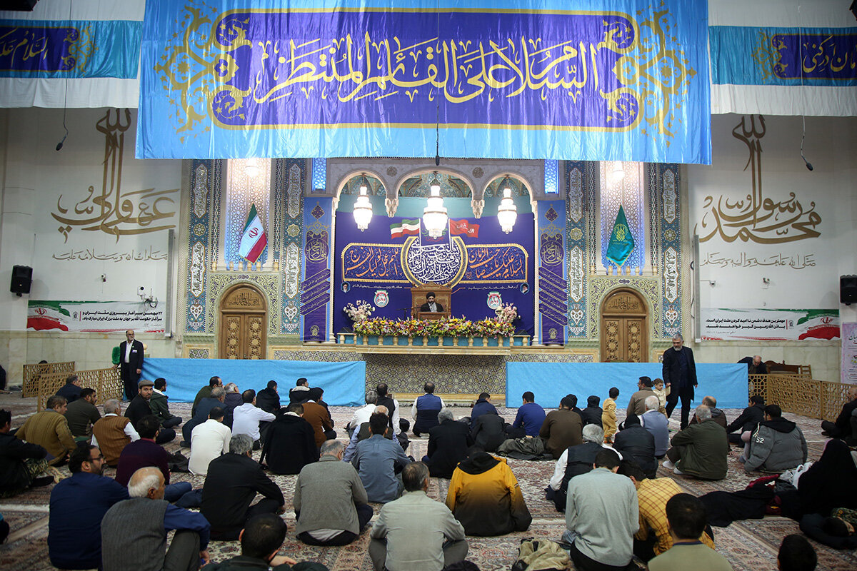 Raporê wêneyan | Şevdêrîya (Şevaqedrê)Ziyaretvanên li Perestgeha Pîroz Kerîma Ehl-ul Beytê (s.x) di şeva Nîva Şebanê de