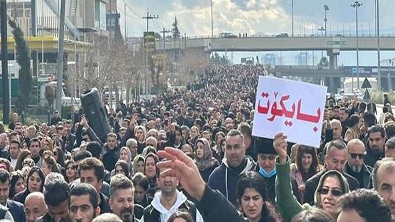 Mamoste u karmendên nerazî: Bila mijara miaşê ji rikeberîya sîyasî were dûrxistin