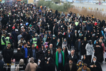 تقرير مصور/ جماهير غفيرة في مسيرات اليوم الخامس عشر من شعبان تنطلق الى مسجد جمكران المقدس-1
