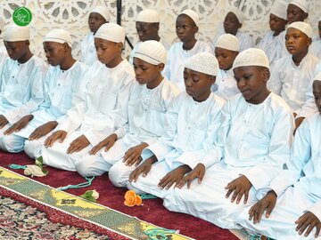 تصاویر | ابوجا؛ حضور صدها نوجوان در آیین «روز تکلیف» به میزبانی شیخ زکزاکی