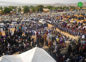 گزارش تصویری | مشارکت مردم نیجریه در جشن میلاد امام زمان (عج) همراه با سخنرانی شیخ زکزاکی