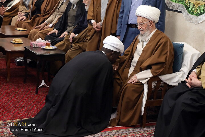 Photos: Turban‑Donning Ceremony for Seminary Students Held on Mid‑Sha’ban