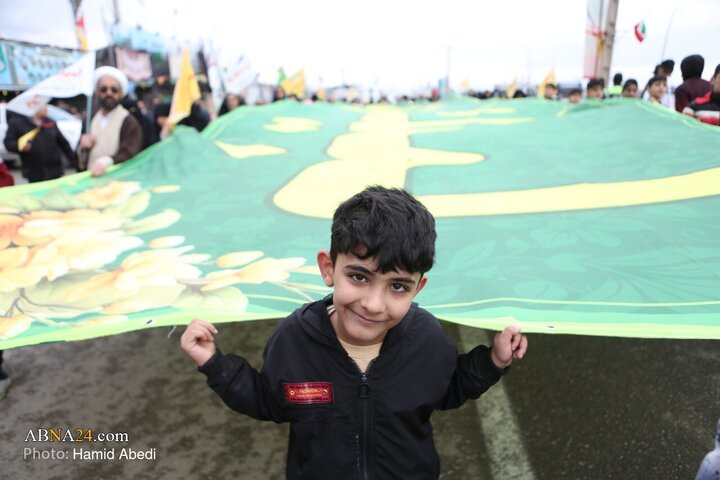 Photos: Pilgrims Walk Toward Jamkaran Mosque on Mid‑Sha’ban