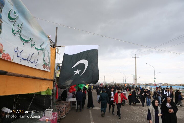 Photos: Pilgrims Walk Toward Jamkaran Mosque on Mid‑Sha’ban